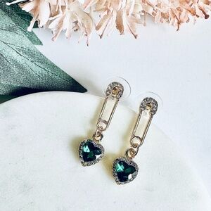 2/$30🌵 Gold Safety Pin Emerald Green Heart Rhinestone Drop Dangle Earrings NEW